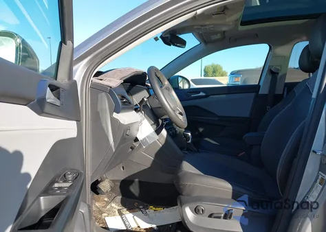 2024 Volkswagen Taos 1.5T Se из США, поврежденный, VIN 3VVEX7B20RM052605